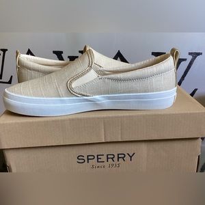 LSperry slip-ons